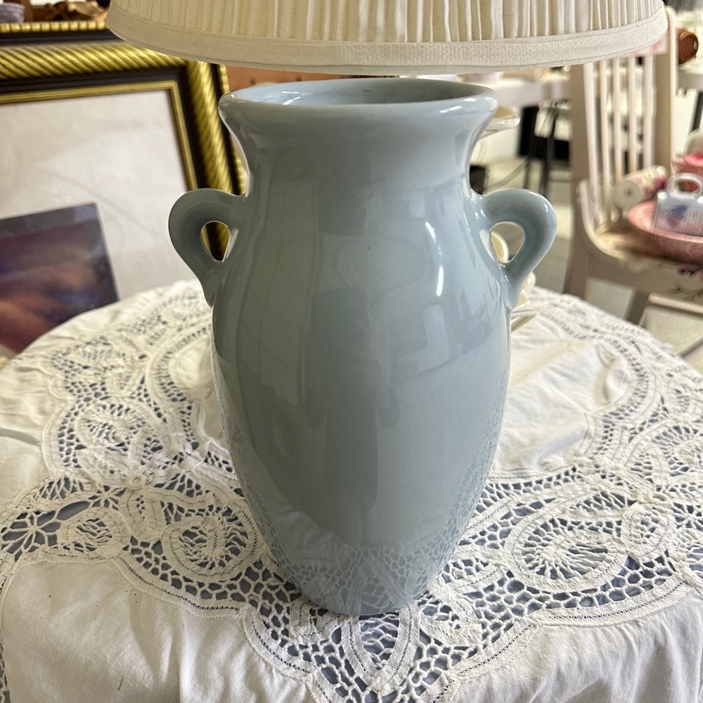 VTG Pottery Vase in Powder Blue.